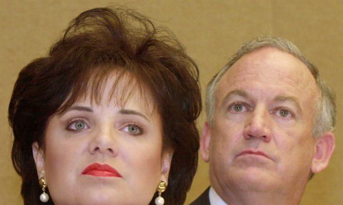 Prosecutor Questions Letter Clearing JonBenet Ramsey Family