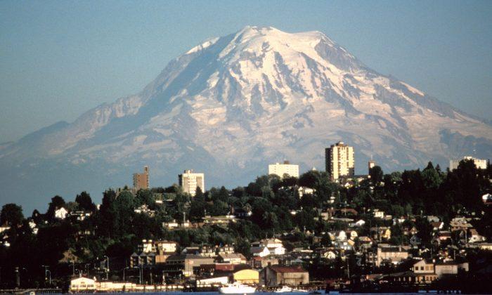 Swarm of Tremors Shakes Active Volcano by Seattle