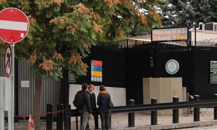 Turkey Urges US to Reverse Visa Suspension, Defends Arrest of Consulate Worker