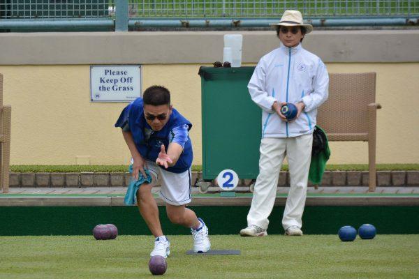 Tony Cheung of Hong Kong Football (delivering) is one step closer to completing his collection of singles titles in Hong Kong, after collecting the National Singles last Sunday (Jan 21). The only title to eluded him is the National Knock-out Singles. (Stephanie Worth)