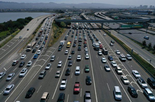 Traffic backs up at the San Francisco-Oakland Bay Bridge toll plaza along I-80 in Oakland, Calif., on July 25, 2019. (Justin Sullivan/Getty Images)