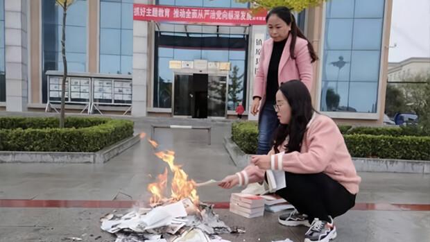 Chinese City Holds Book Burning to Destroy Religious Materials