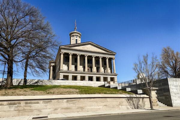 Tennessee Lawmakers Pass Bill Allowing School Staff to Carry Concealed Handguns