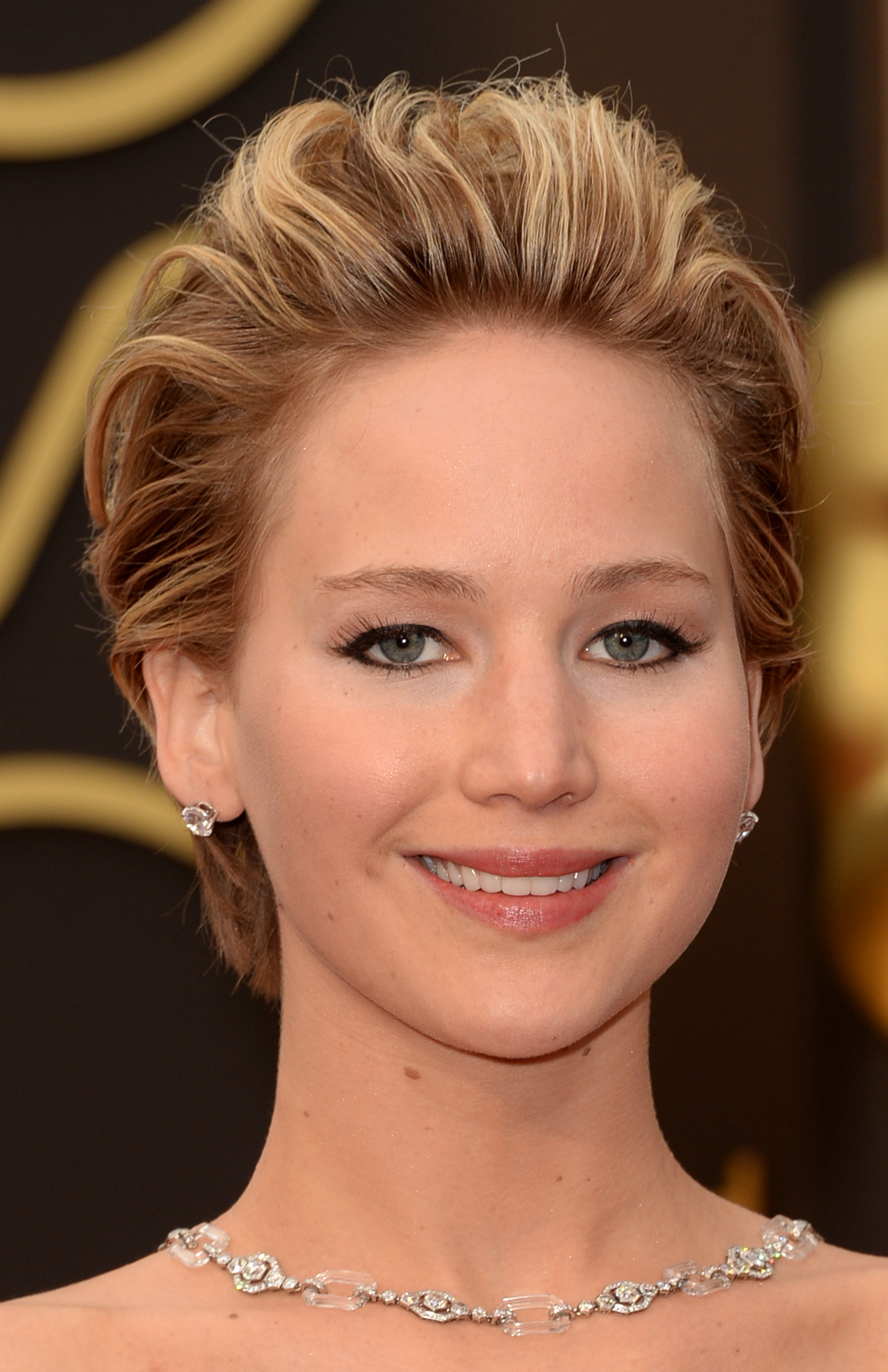 Oscars 2014 Makeup and Hair: Sultry Eyes, Classic 'Dos